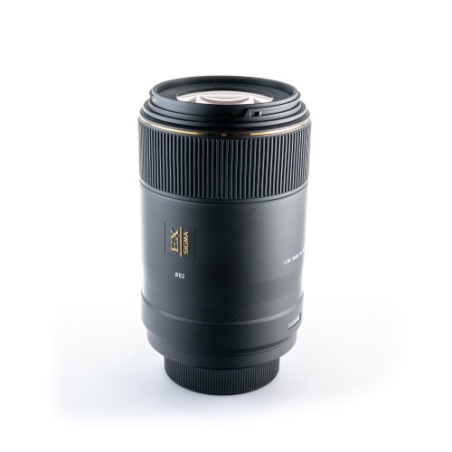 SIGMA 105mm f/2.8 EX DG...