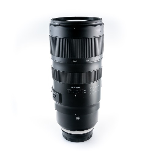 TAMRON 70-200mm f/2.8 DI VC...